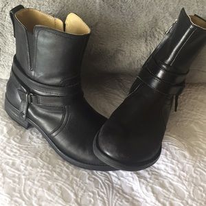 Bussola womens boots!! Open to offers